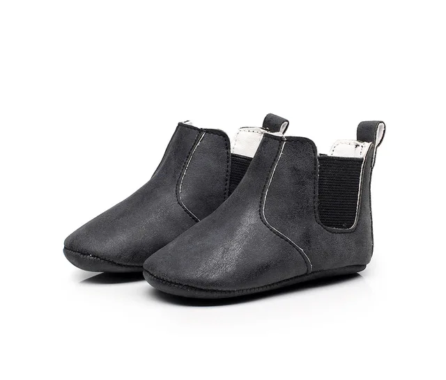 black Дропшиппинг для маленьких девочек высокие сапоги upper Boots 6 цветов для новорожденных из искусственной кожи глянцевая с пуховной внутренной частью для малышей; мягкая обувь; зимняя обувь с нескользящей подошвой; ботинки - Цвет: black