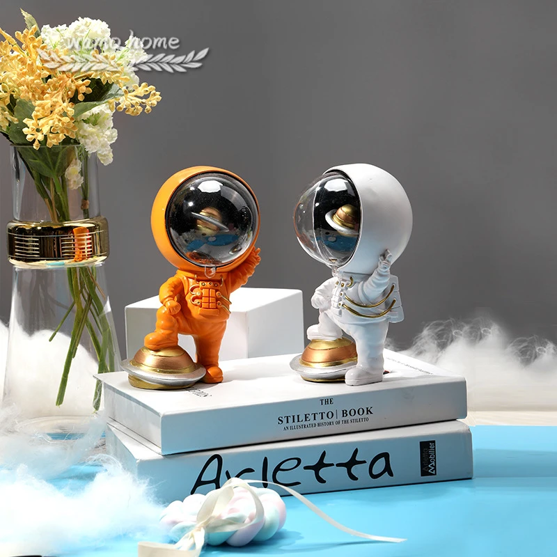 

Wamohome Creative Astronaut Children's Home Decor Gift Nordic Living Room Desktop Decoration Accessories