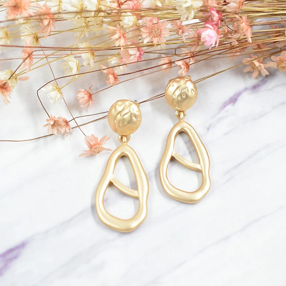 

Retro contracted irregular geometrical stud earrings personality hollow out hyperbole stud earrings stud earrings