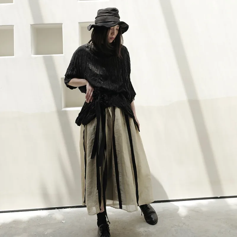

LANMREM Women's New T-shirt Half Sleeve Round Neck Irregular Pleated Temperament Loose Fit Black Series Summer 2021 2P3182