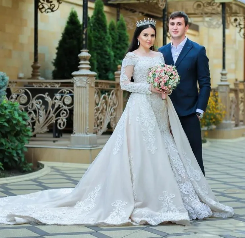 

2021 Saudi Arabic Long Sleeve Mermaid Wedding Dress With Detachable Train Lace Appliqued Bridal Gown Robe De Mariage