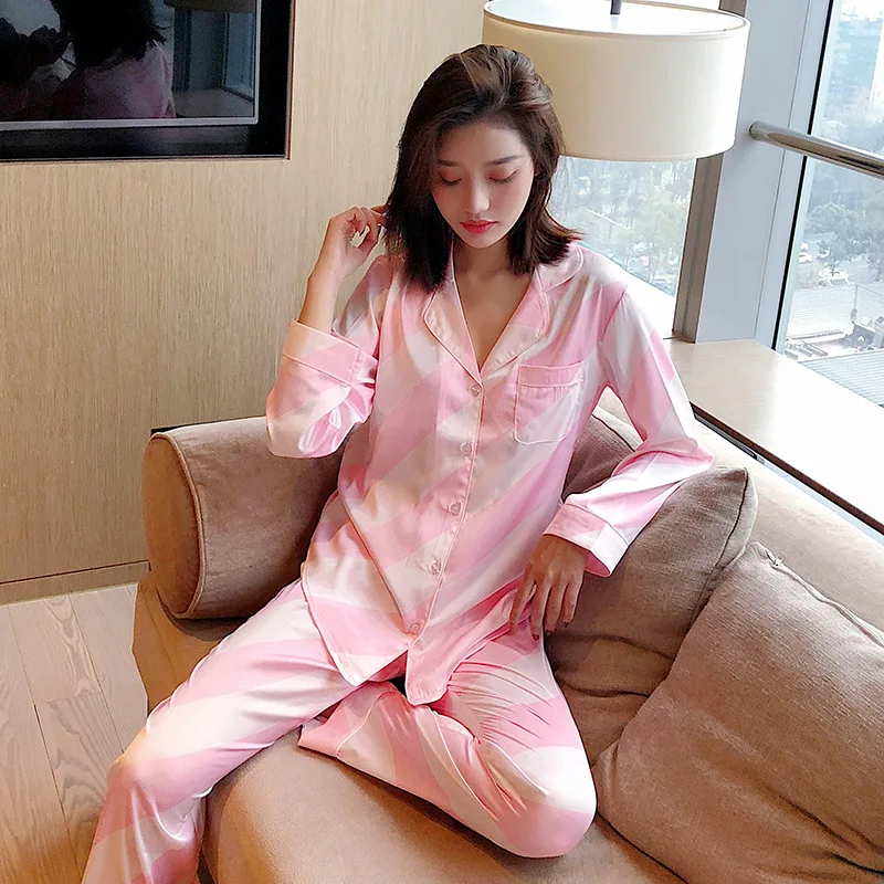 Пижама женская атласная с длинным рукавом пикантная свободная длинная пижама в
