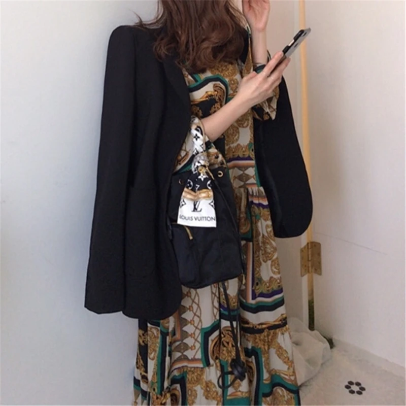 

Colorfaith New 2020 Autumn Winter Women's Blazers Casual Buttons Pockets Jackets Notched Vintage Oversize Wild Lady Tops JK1302