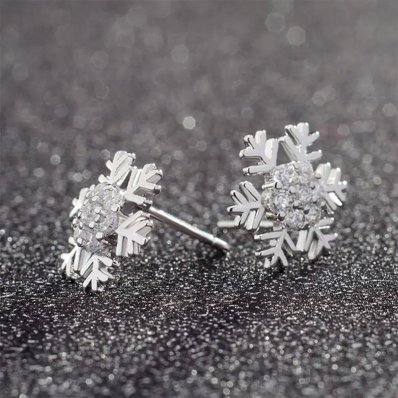 

European and American Jewelry Personality Trendy Fashion Diamond Snowflake Small Earrings Classic Earrings Female Jewelry