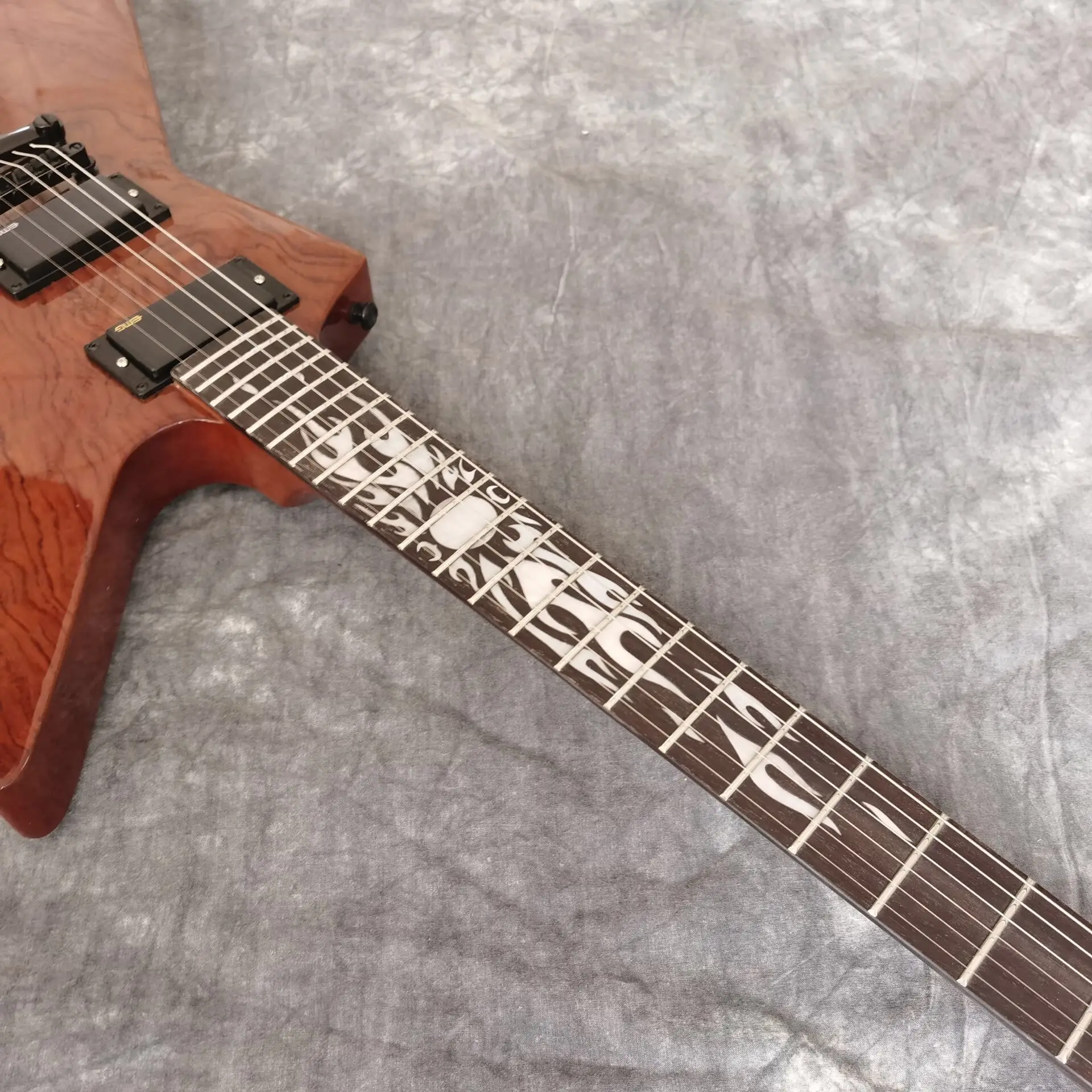 Новая электрогитара. Ручная работа 6 stings gitaar. Высококачественные звукосниматели.