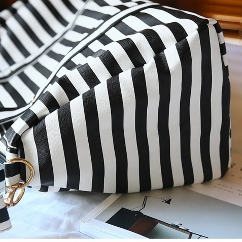 2019 Модные женские дорожные сумки в черно-белую полоску вместительные для ручной