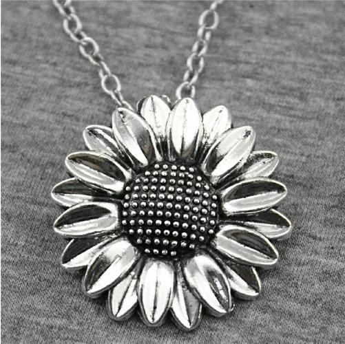 

Fashion Retro Sunflower Pendant Necklace Tibetan Silver Color Charm 50Cm Long Chain Women Jewelry Aesthetics Jewellery
