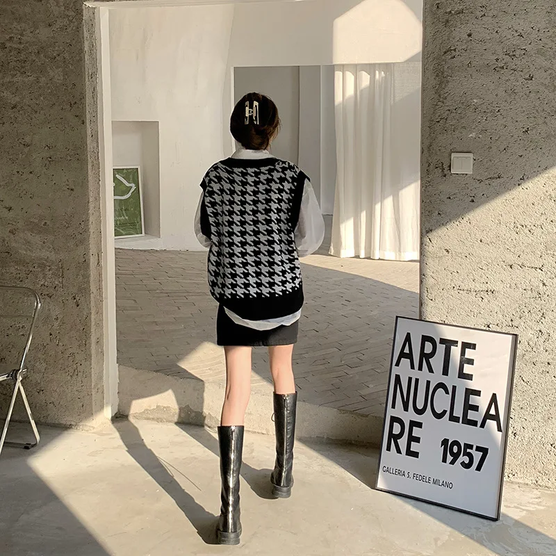 

Casual Autumn Winter Sweater Vest Women Knitted Pullovers Black white plaid Female Autumn Loose Vest Sweater For Women Tops 2020