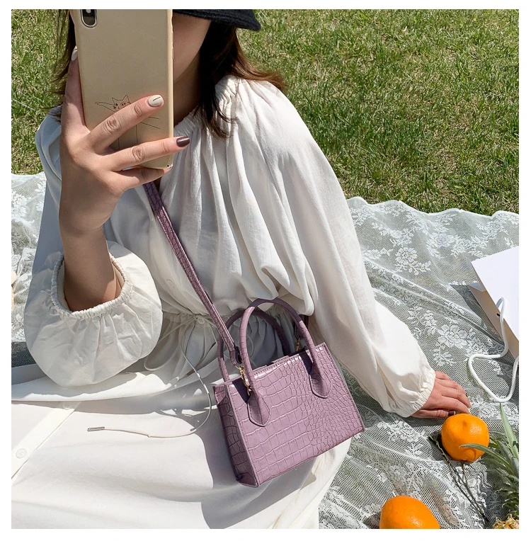 Маленькие квадратные сумки для женщин с узором под кожу крокодила классические