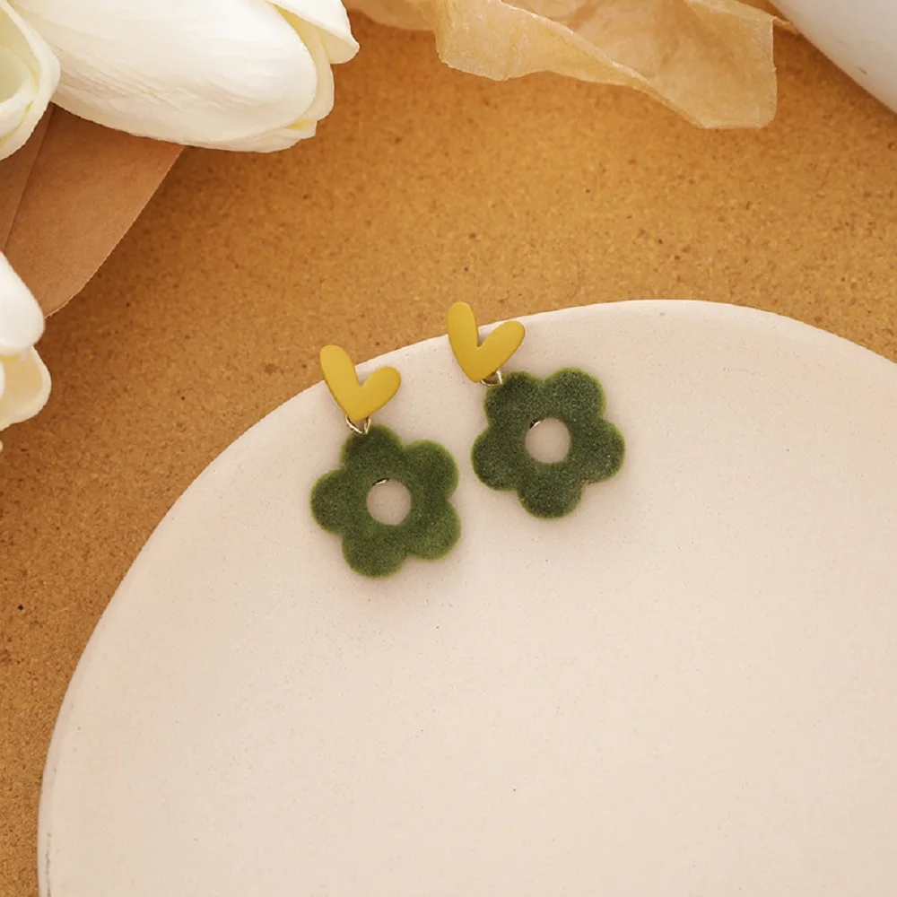 Женские бархатные серьги-подвески с цветами и сердечками | Украшения аксессуары