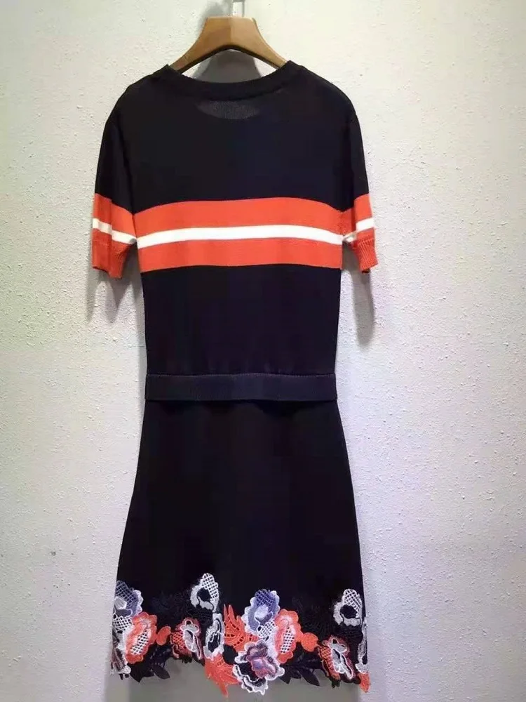 

High Quality Sweater Dress 2021 Spring Summer Clothing Women Lurex Embroidery Striped Patterns Knitting Casual Dress Knitwear