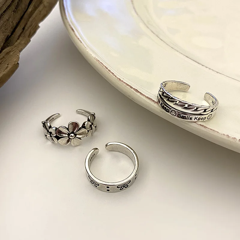 

Miuoxion Retro Butterfly Flower Ring Fashion Personality Party Punk Jewelry For Women Feature Namour Charm Gift All Seasons