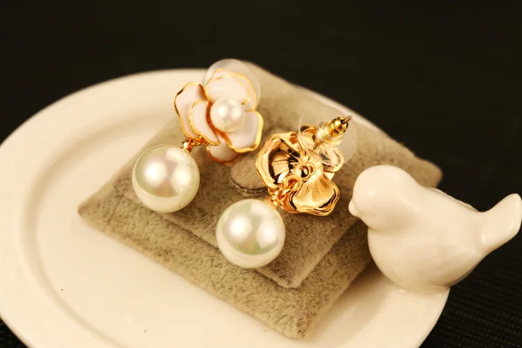 Элегантные серьги-капли с камелией и жемчугом корейская мода Cc висячие серьги