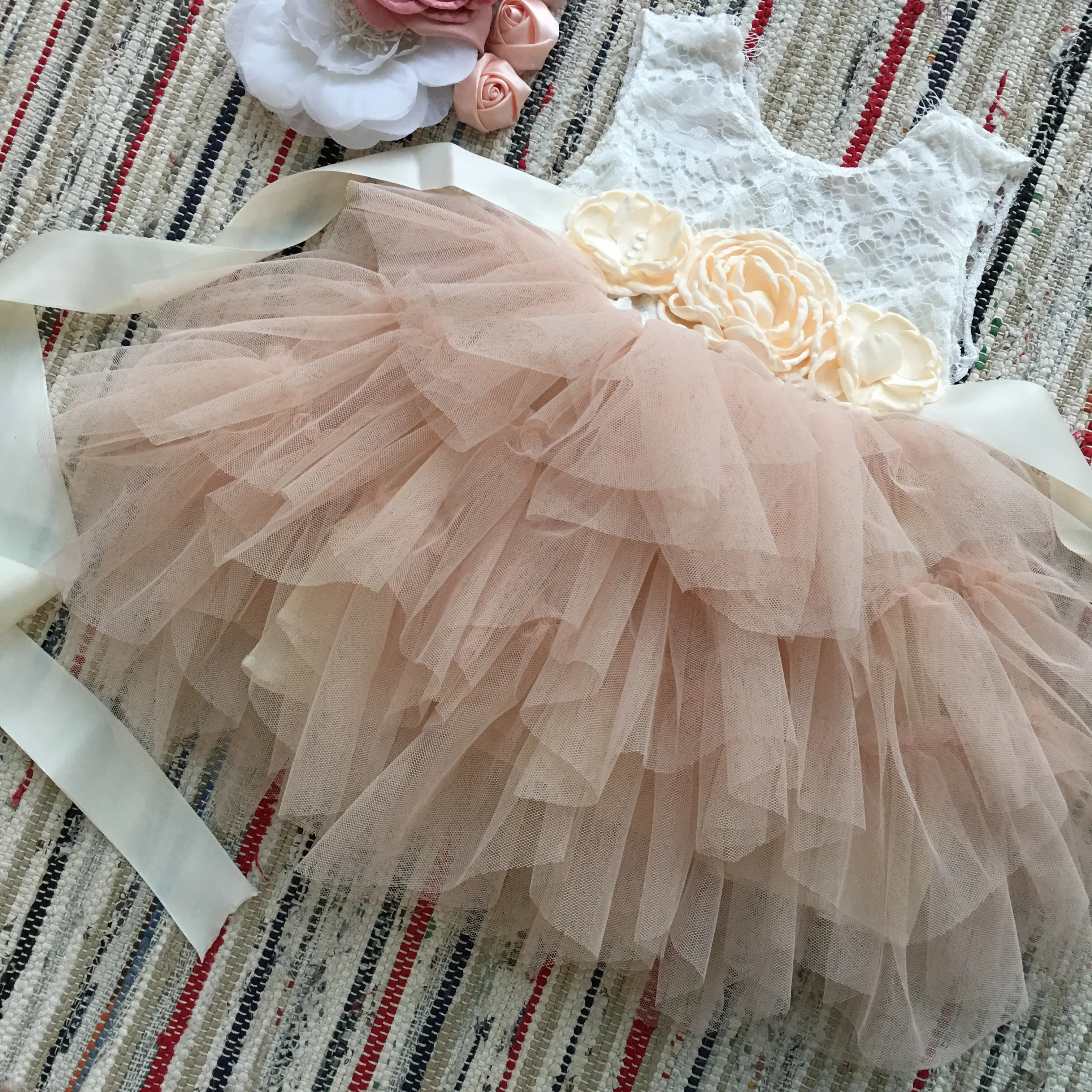 Новинка 2020 года весеннее детское кружевное платье с абрикодом изысканное