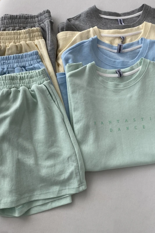 

Summer 2021 suit short-sleeved t-shirt women's thin Korean style loose wide-leg five-point shorts casual pants