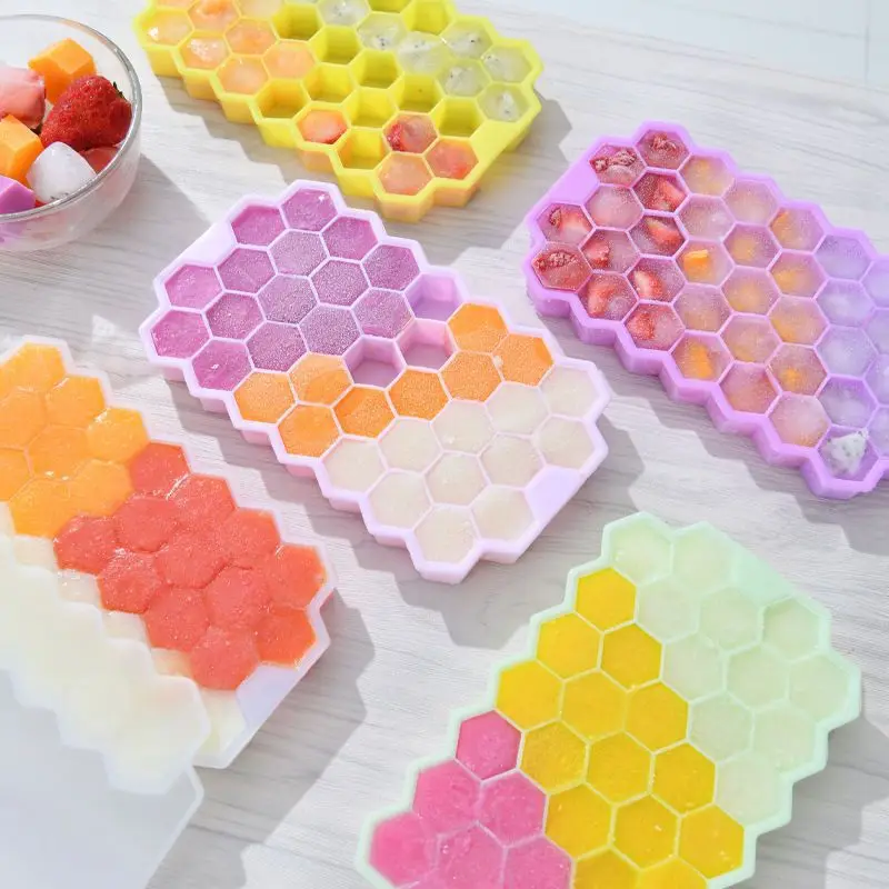 

Honeycomb Ice Cube Trays with Removable Lids Silica Gel Ice Cube Mold Bpa Free Multi-Color Soft Glue Is Easy To Clean