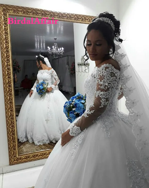 

Classic Off the Shoulder Appliques Wedding Dresses 2020 New Long Sleeves Floor Length Ball Gown Bridal Dresses