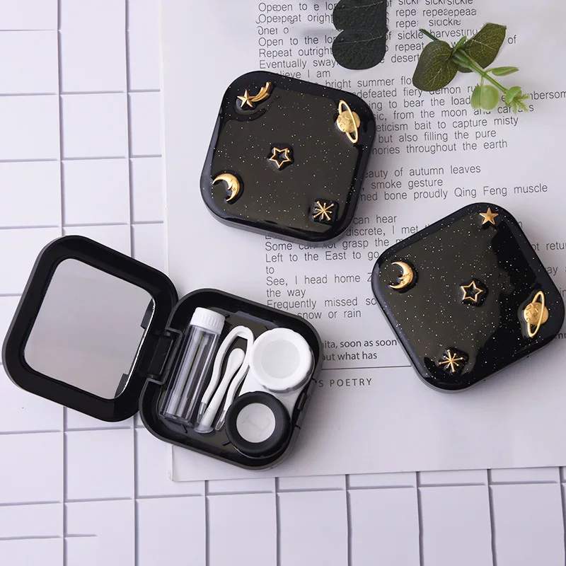 Контейнер для контактных линз с изображением Луны звезд космоса квадратный
