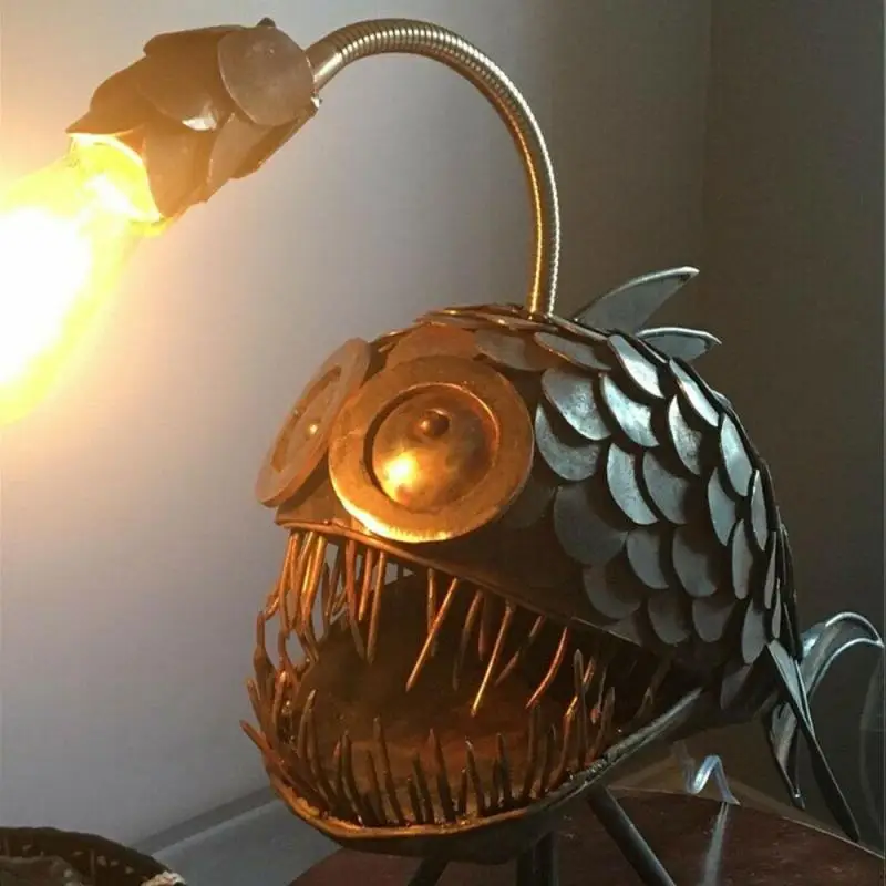 

1pcs Anglerfish Lamp Floor-standing Retro Art Table Lamp Segmented Wrought Iron Vintage Table Lamp Indoor Lighting Desk Lamps