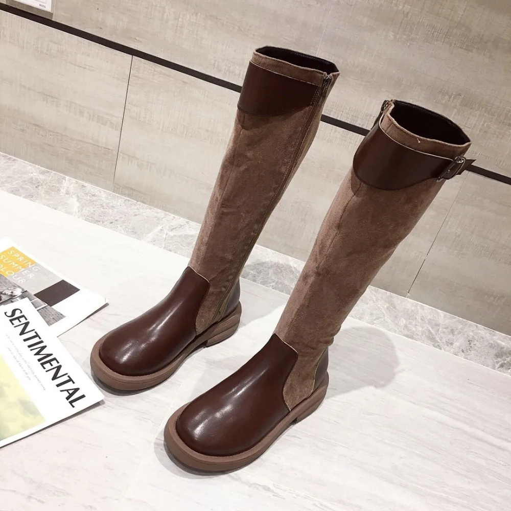 Женские зимние ботинки из натуральной овечьей кожи обувь на Плоском Каблуке с замком-молнией до колена; botas; Тонкие Ботинки martin с круглым носком; женские удобные ботинки из флока с ремешком и пряжкой