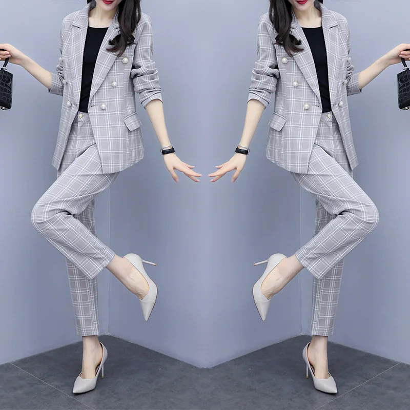 Женский костюм в клетку повседневный двубортный розовый из двух предметов для