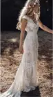 Кружевное свадебное платье с юбкой-годе, V-образным вырезом и рукавом-крылышком