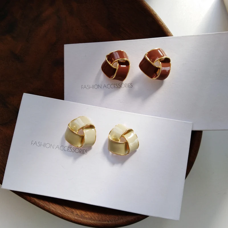 Модные геометрические треугольные серьги гвоздики винтажные эпоксидные