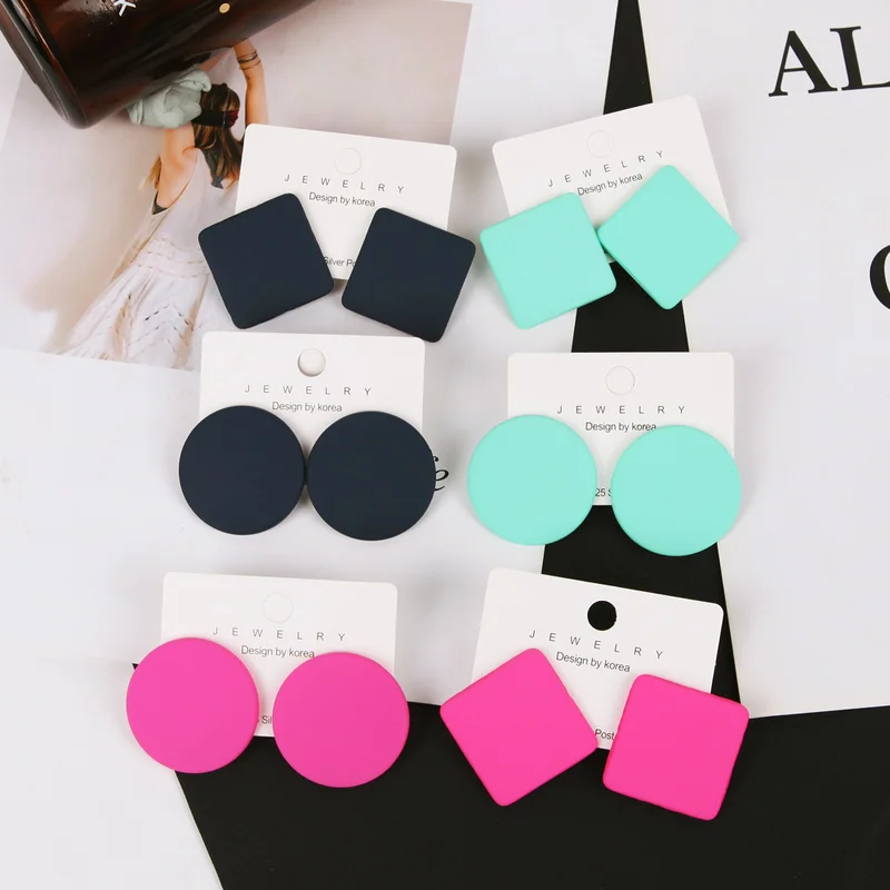 

European and American Simple Style Metal Paint Long Round Disc Earrings Earrings Candy-colored Temperament Generous Earrings