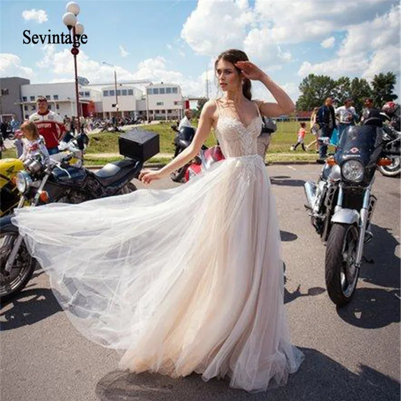 

Sevintage 2020 Boho Wedding Dresses Lace Appliqued Spaghetti Straps Beach Bride Dress Sleeveless Bohemian Bridal Gowns Casamento