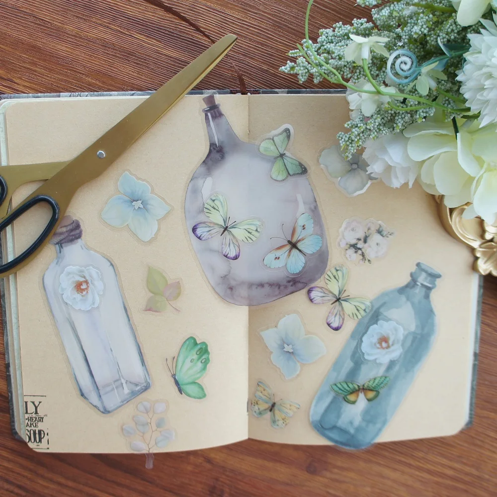 Наклейка белая Зеленая бабочка цветок синяя бутылка стильная наклейка для