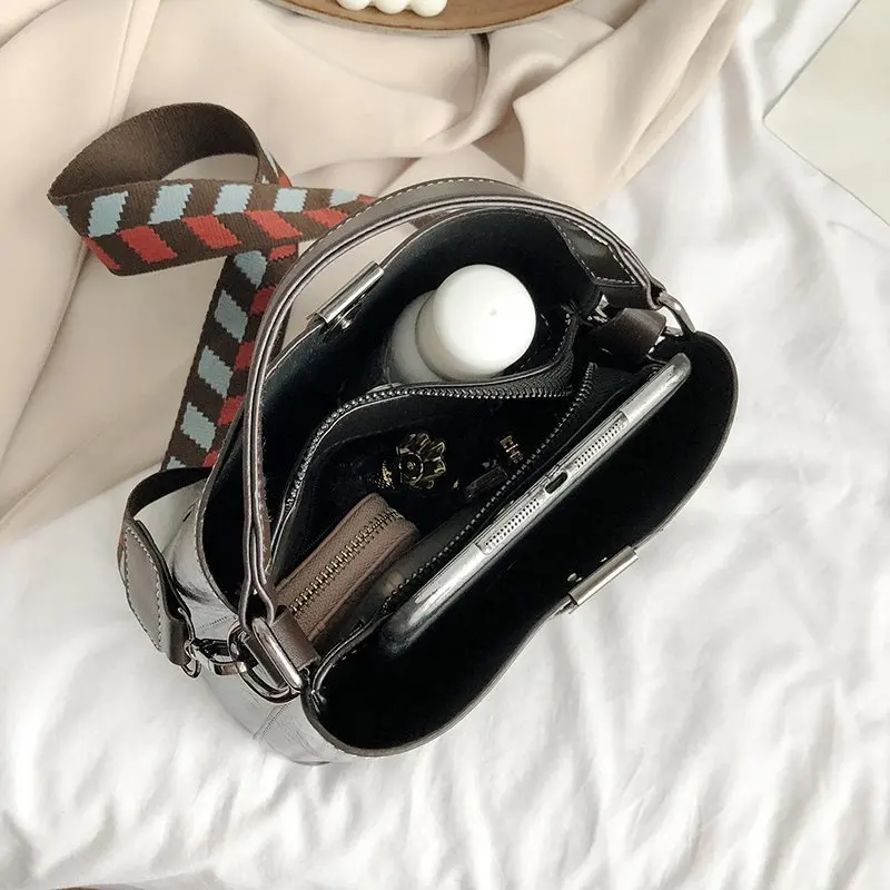 

2020 New Women Quality PU Leather Shoulder Bags Female Fashion Messenger Bucket Bag Brand Designer Handbag For Ladies XA715H