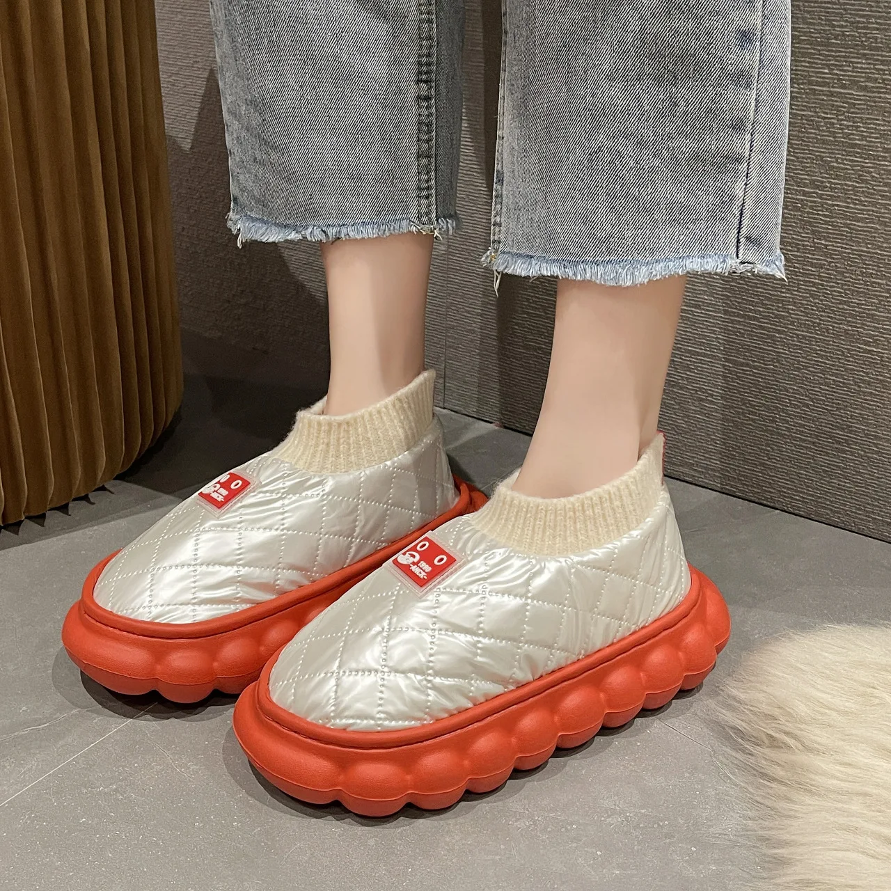 

Winter Home Furnishing Cotton Shoes Slippers Soft Sole Flat Flip Flops Ladies Sneakers Sandals Furry Slides Chaussure Femme