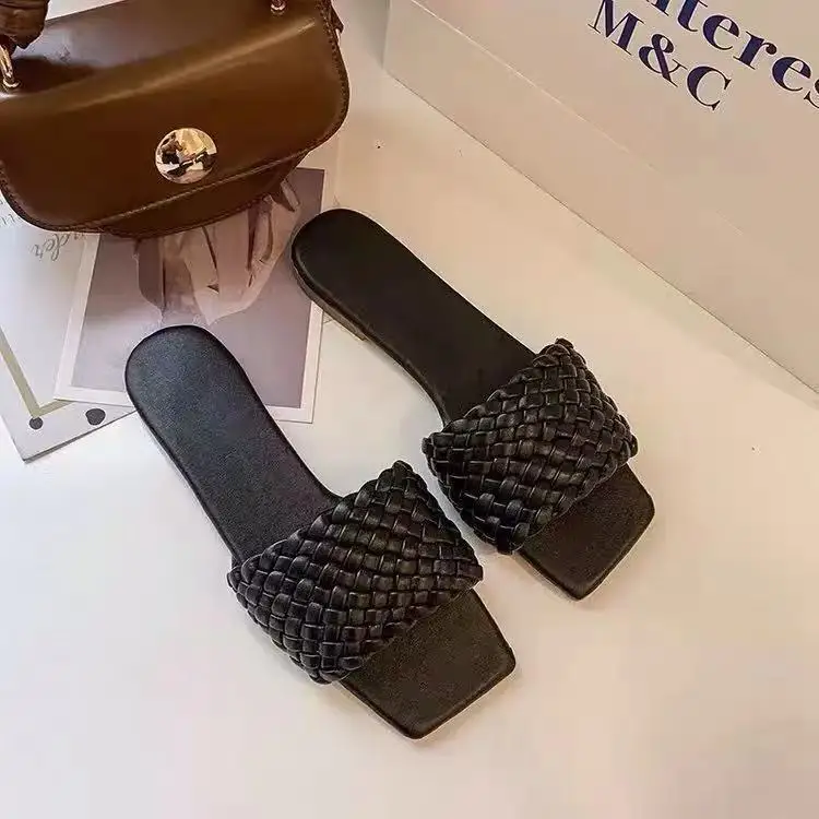 

2021Vacation Beach Flat Sandals Casual Flip Flops Women Shoes Women Temperament Slippers Braided Design Charm Open-toe Set Foot