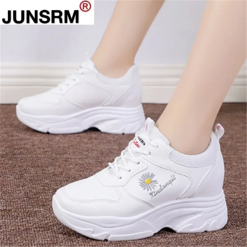 

2021 Autumn New Women Vulcanize Shoes Fashion Casual Lace Up Little Daisy Platform Shoes Comfortable Breathable Casual Dad Shoes