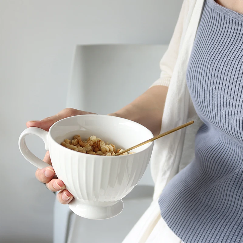 Керамическая кружка простая индивидуальная рельефная однотонная большая