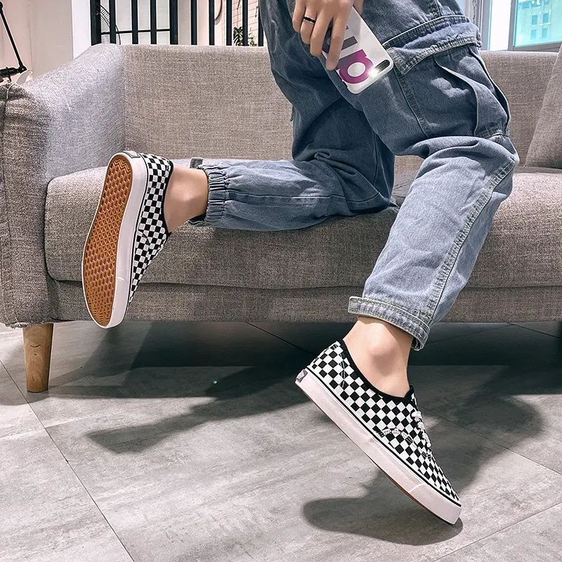 

Brand Black White Plaid Flat Canvas Shoes Men Fashion Prints Men Vulcanize Shoes Slip on Loafers Men Causal Sneakers zapatillas