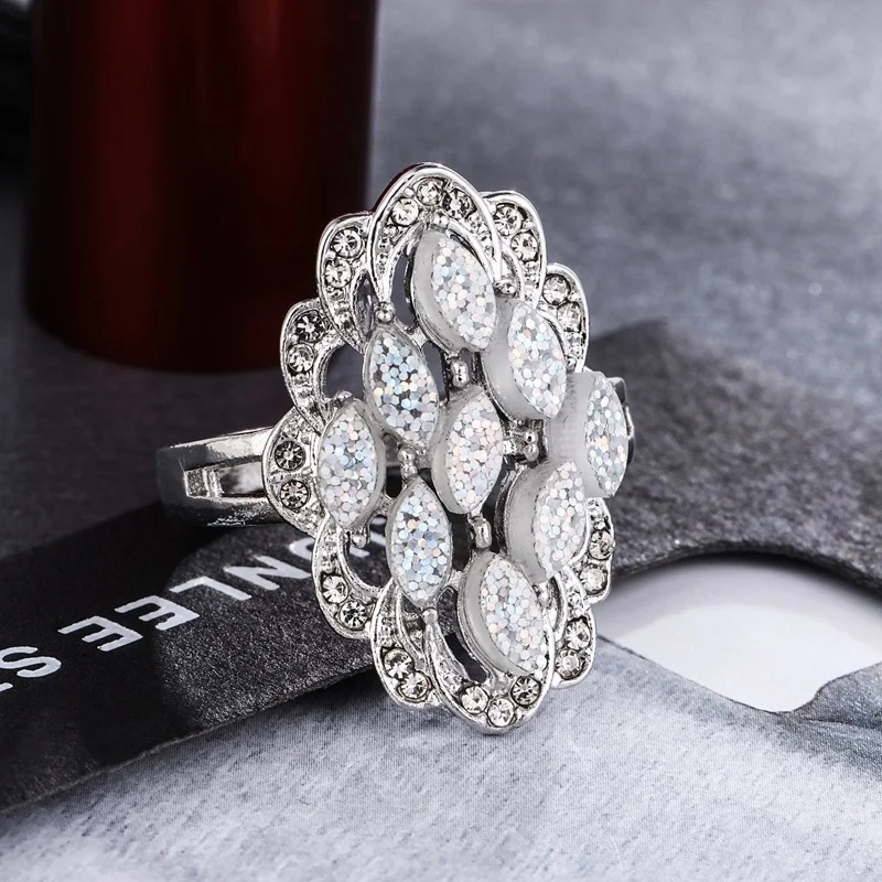 

Fashion Trend Light Luxury Zircon White Women's Birthday Gift Ring Jewelry Engagement Dinner Party Jewelry Ring Wholesale