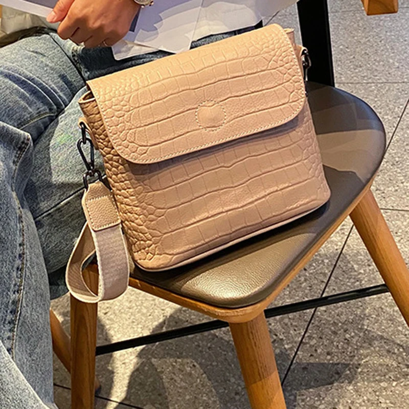 

2021 Fashion New Women Handbags Solid Color High Quality Top Design Casual Vacation Ladies Messenger Bags