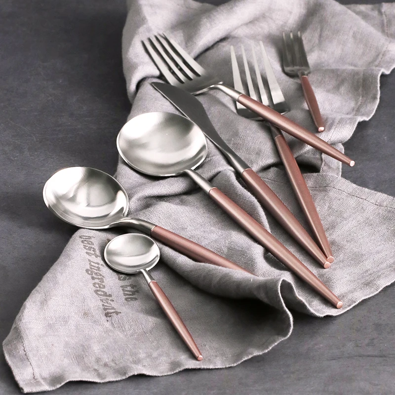 Европейский простой розовый серебряный нож из нержавеющей стали и вилка три