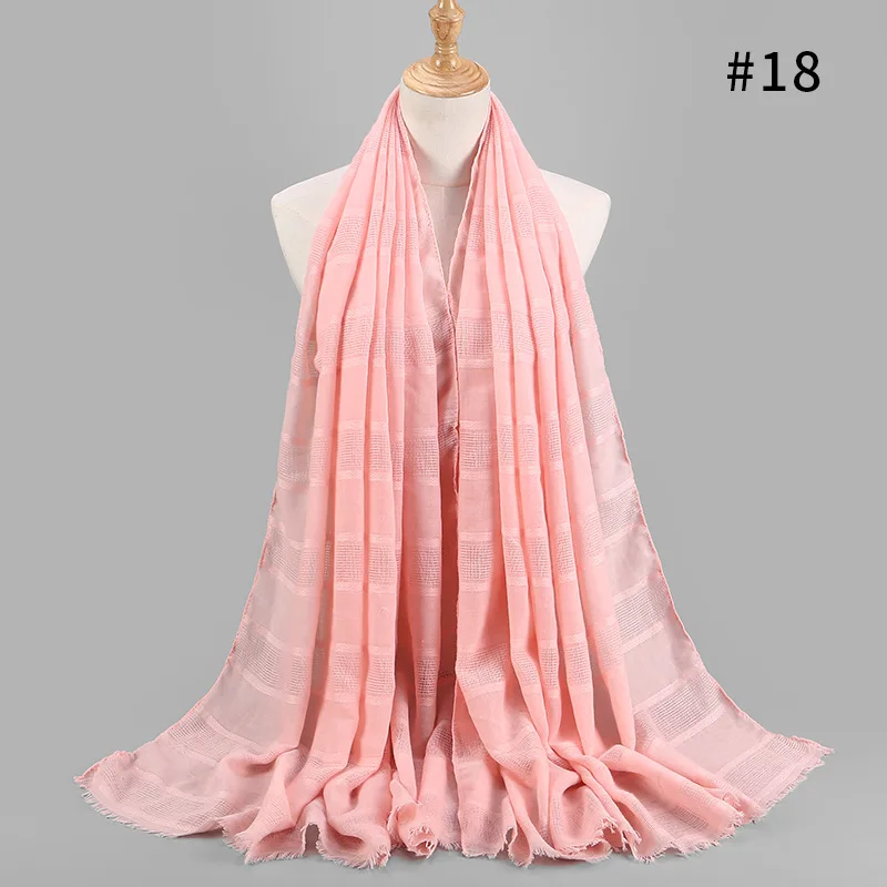 Classic Solid Color Cotton Hijab Scarf for Ladies Designer Hollow Casual Muslim Head Scarves Warm Shawl Women Scarf Winter - Цвет: Color18