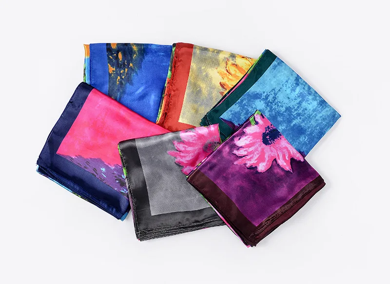 

Retro Ethnic Carriage Chain Printed 90*90cm Silk Scarf Beach UV Protection Adult Shawl Matching Clothes Square Scarves