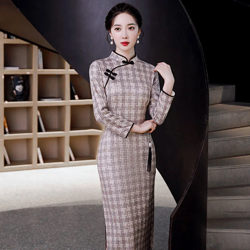

Plus Size Cheongsam Women Hanfu Chinese Dress Robe Orientale Traditional Vestido Chino Modern Slim Long Sleeve Vintage 4XL Qipao