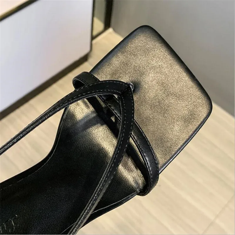 Белые босоножки на высоком каблуке Новинка 2020 года Женские летние сандалии с