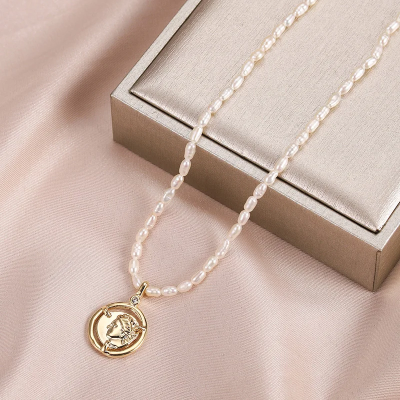 

Dorado Punk Vintage Heart Gold Color Coin Head Pendant Necklace For Women Delicate Natural Pearl Charm Holder Jewelry Party Gift