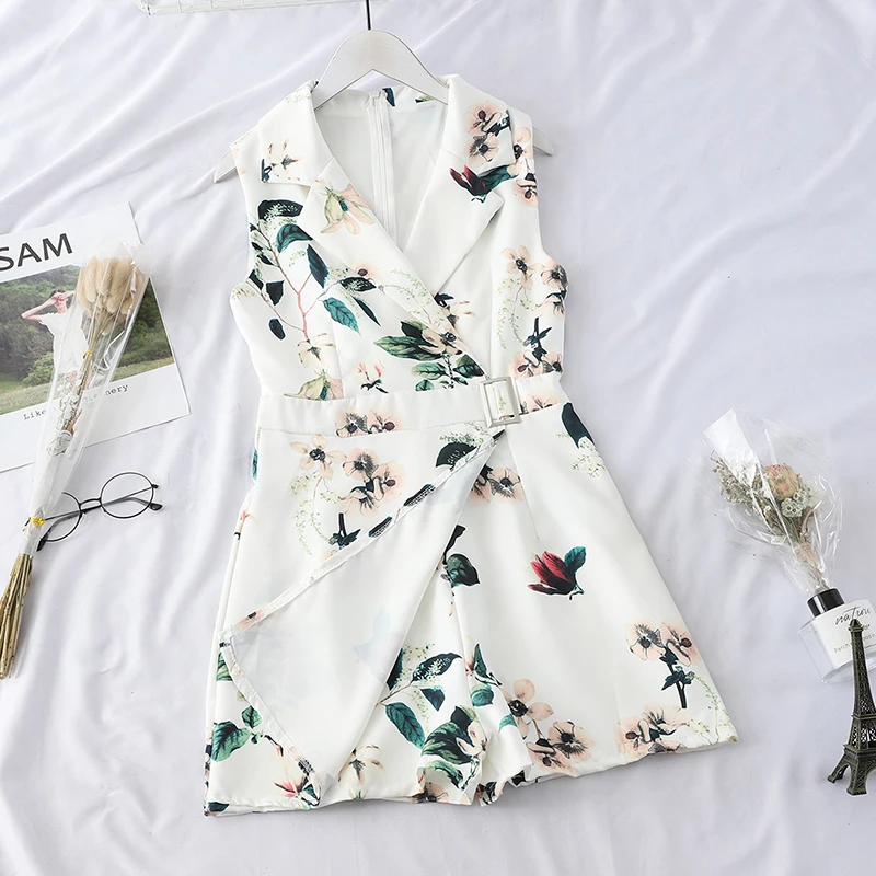 Женские комбинезоны HELIAR белые без рукавов с цветочным принтом и поясом