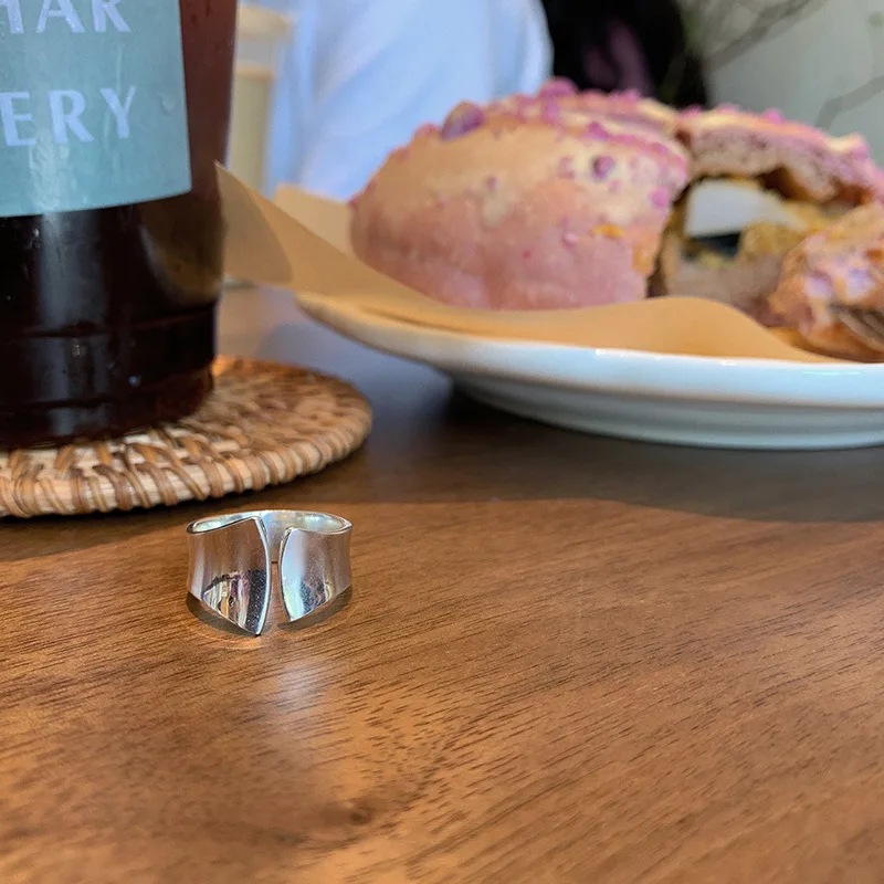 

Cool Hip Hop Design Irregular Wide Finger Rings For Women Fashion Jewelry Old Vintage Silver Color Ring Jewelries Girls Gifts