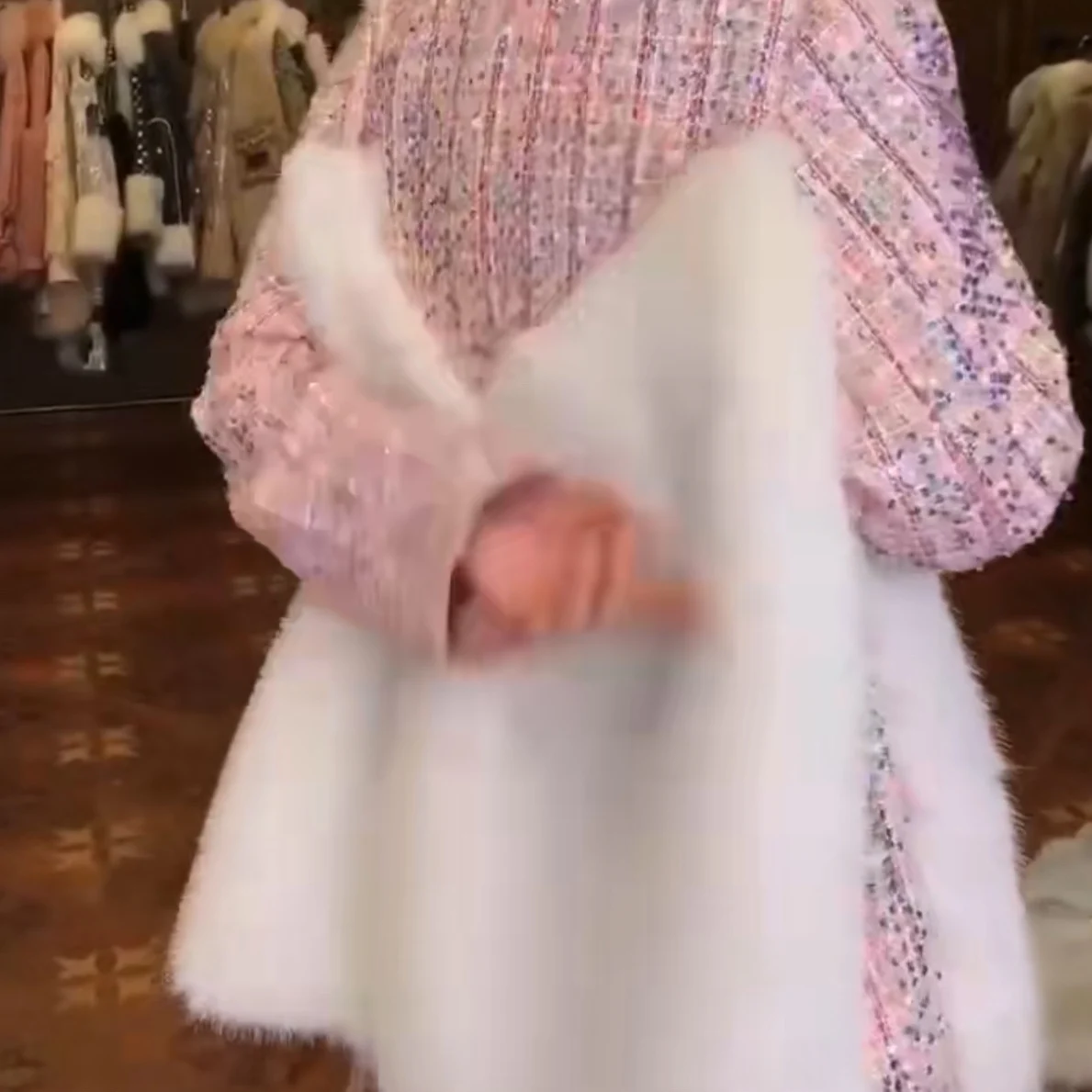 Tweed Stitching Fur Jacket Women Embroidery Sequins Long Sleeve Leisure Thicken Warm Fur Sleepskin Coat Trendy 2021 Winter Coat