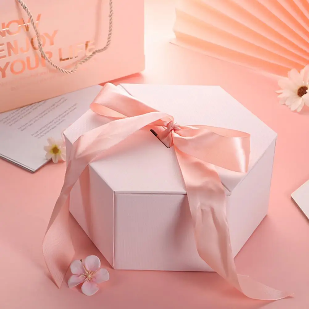 Подарочная коробка с лентой шестигранная бумажная цветами чехол милым кроликом