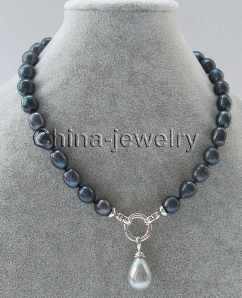 

P6723-18" 10-11mm black baroque freshwater pearl necklace + 16mm gray shell pendant