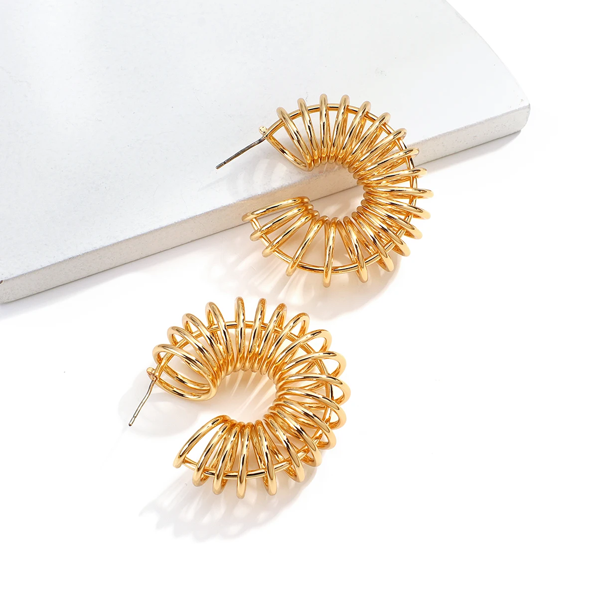 

AENSOA 2021 Fashion Minimalist Large Circle Geometric Round Big Hoop Earrings for Women Girl Gold Color Wedding Party Jewelry